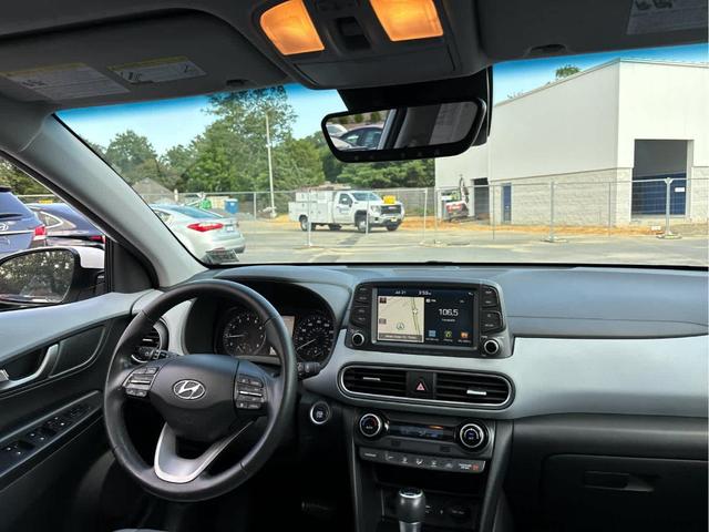 Photo of 2020 Chalk White Hyundai KONA