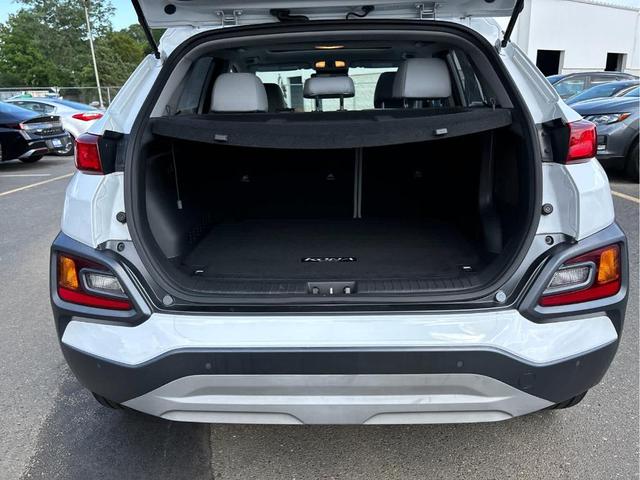 Photo of 2020 Chalk White Hyundai KONA