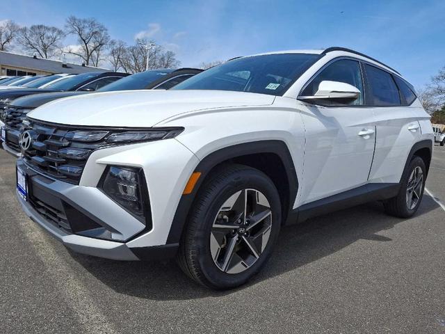 Photo of 2025 Serenity White Pearl Hyundai TUCSON