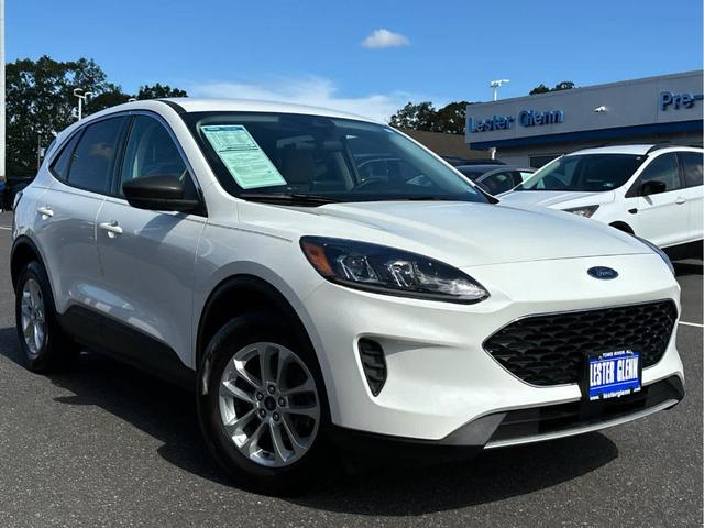 Photo of 2022 Star White Ford Escape