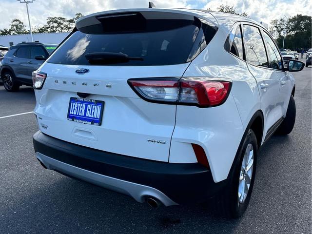 Photo of 2022 Star White Ford Escape