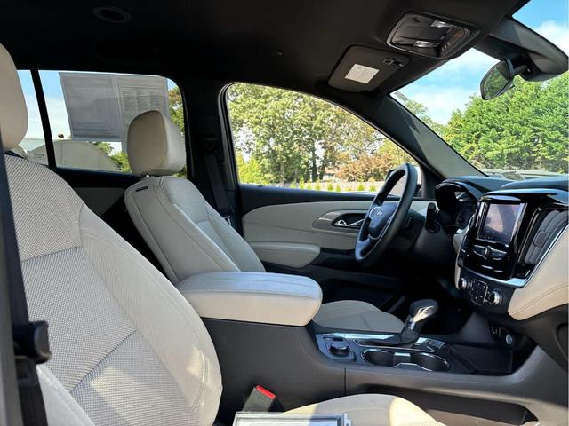Photo of 2023 Sterling Gray Metallic Chevrolet Traverse