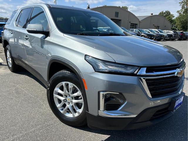 Photo of 2023 Sterling Gray Metallic Chevrolet Traverse