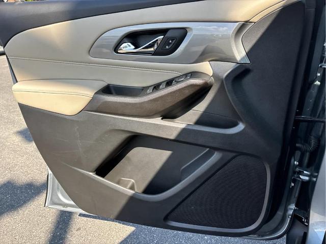 Photo of 2023 Sterling Gray Metallic Chevrolet Traverse