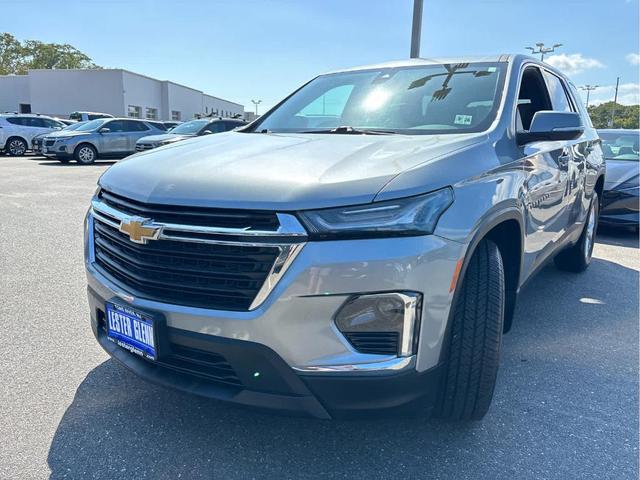 Photo of 2023 Sterling Gray Metallic Chevrolet Traverse