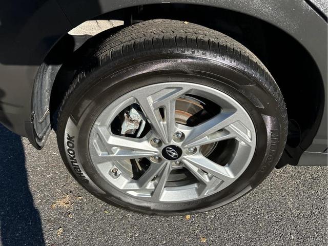 Photo of 2023 Cyber Silver Hyundai KONA