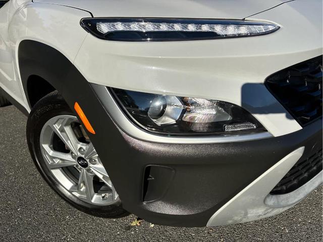 Photo of 2023 Cyber Silver Hyundai KONA