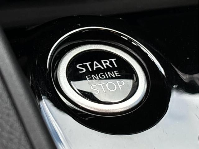 Photo of 2023 Aspen White Nissan Versa