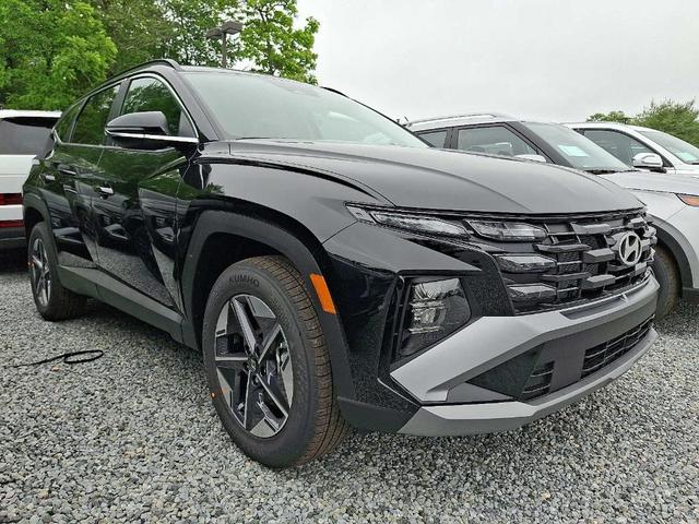 Photo of 2025 Phantom Black Hyundai TUCSON