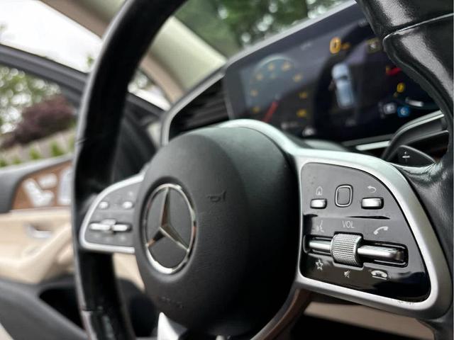 Photo of 2021 Polar White Mercedes-Benz GLE 350