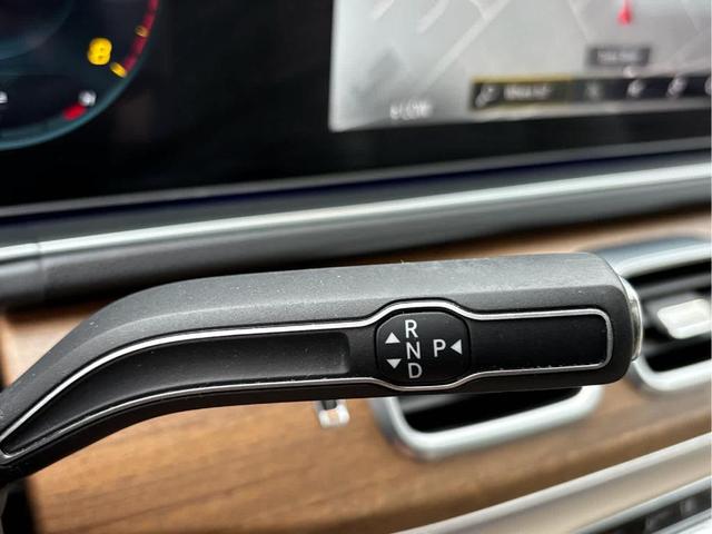 Photo of 2021 Polar White Mercedes-Benz GLE 350
