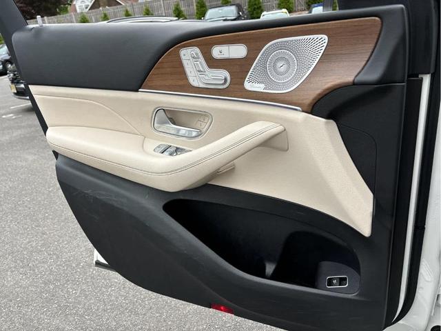 Photo of 2021 Polar White Mercedes-Benz GLE 350