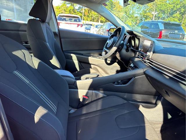 Photo of 2023 Scarlet Red Pearl Hyundai ELANTRA