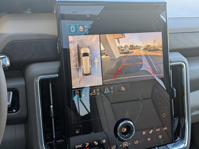Photo of 2025 White Frost Tri-Coat GMC Yukon XL