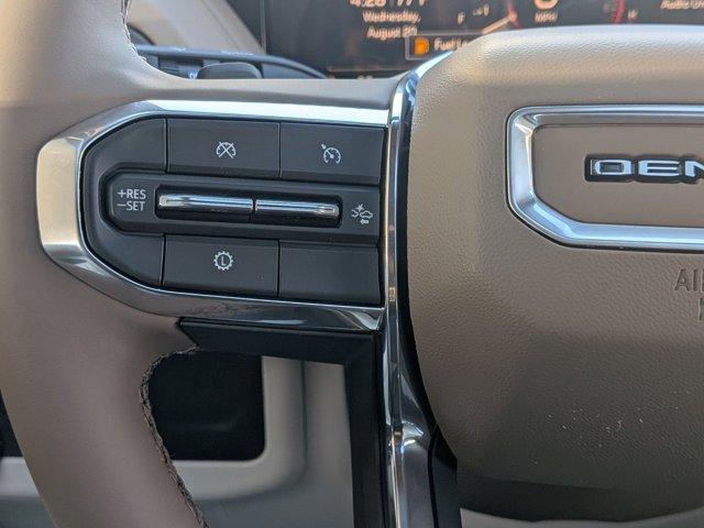 Photo of 2025 White Frost Tri-Coat GMC Yukon XL