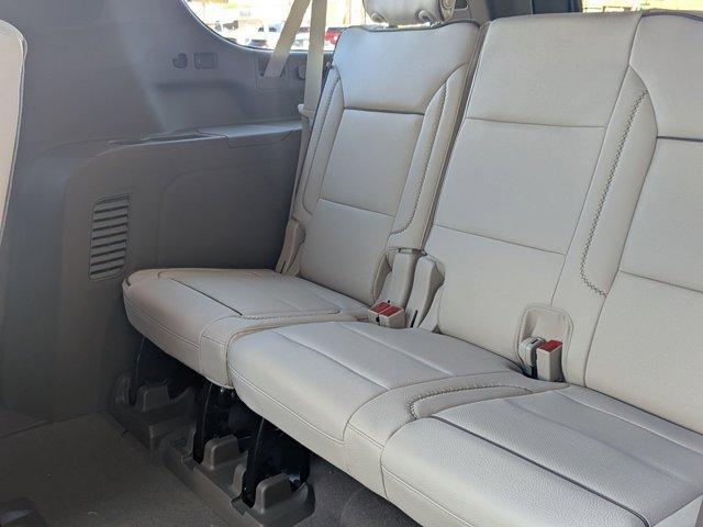 Photo of 2025 White Frost Tri-Coat GMC Yukon XL