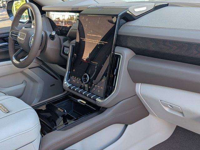 Photo of 2025 White Frost Tri-Coat GMC Yukon XL