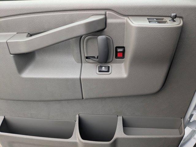 Photo of 2025 Summit White GMC Savana 2500