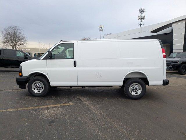 Photo of 2025 Summit White GMC Savana 2500