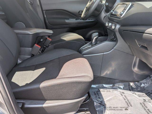Photo of 2024 Gun Metallic Nissan Kicks