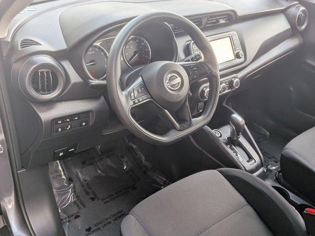 Photo of 2024 Gun Metallic Nissan Kicks
