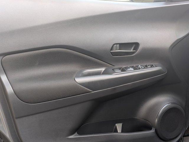 Photo of 2024 Gun Metallic Nissan Kicks