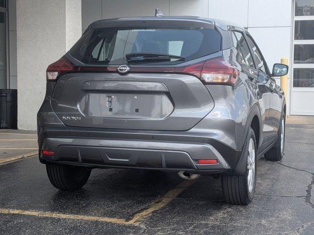 Photo of 2024 Gun Metallic Nissan Kicks
