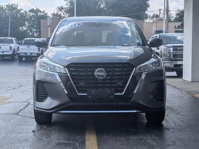 Photo of 2024 Gun Metallic Nissan Kicks