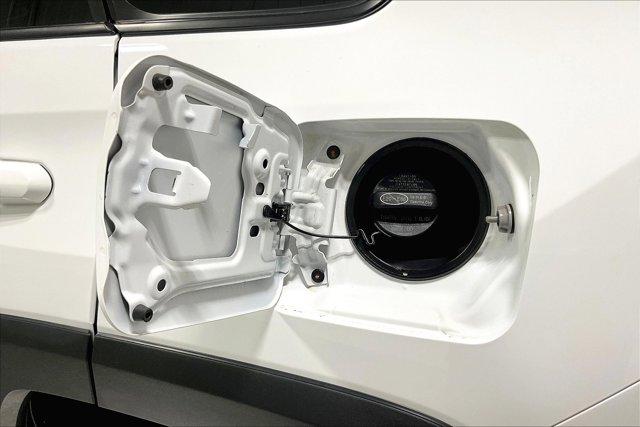 Photo of 2023 Ice Cap Toyota RAV4