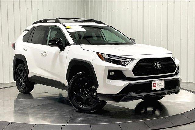 Photo of 2023 Ice Cap Toyota RAV4