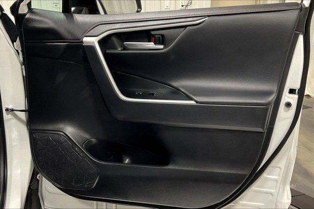Photo of 2023 Ice Cap Toyota RAV4