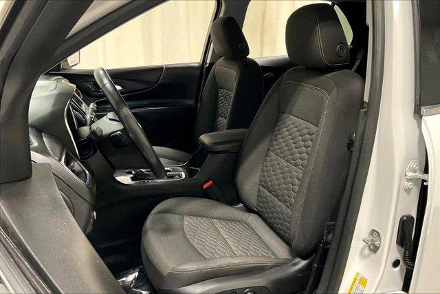 Photo of 2019 Iridescent Pearl Tricoat Chevrolet Equinox