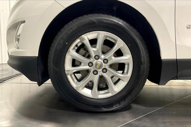 Photo of 2019 Iridescent Pearl Tricoat Chevrolet Equinox