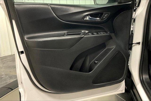 Photo of 2019 Iridescent Pearl Tricoat Chevrolet Equinox