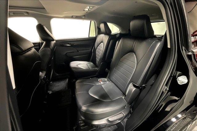 Photo of 2022 Midnight Black Toyota Highlander