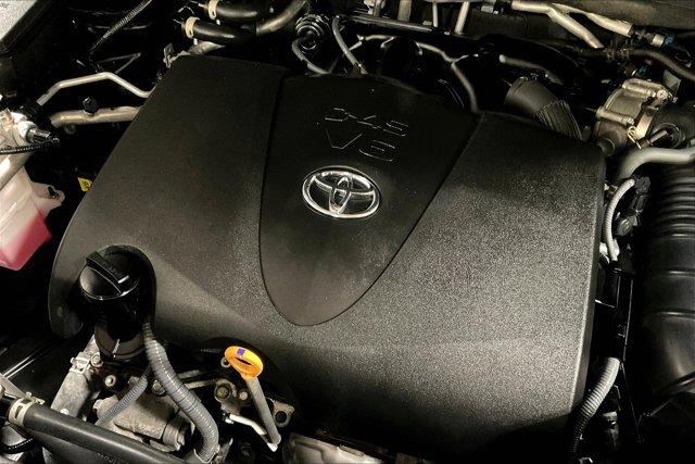 Photo of 2022 Midnight Black Toyota Highlander