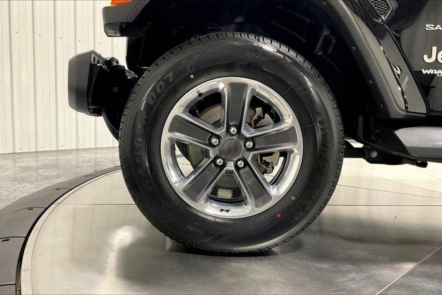 Photo of 2022 Black Clearcoat Jeep Wrangler