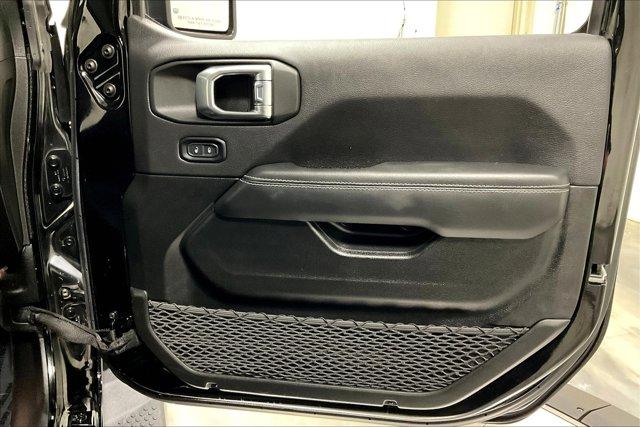 Photo of 2022 Black Clearcoat Jeep Wrangler