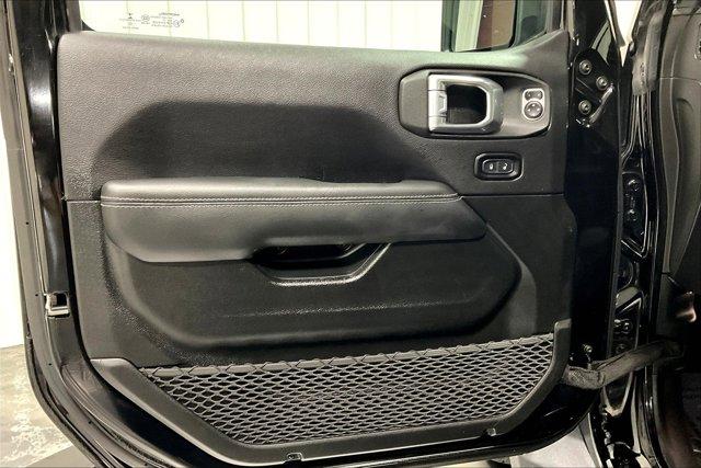 Photo of 2022 Black Clearcoat Jeep Wrangler