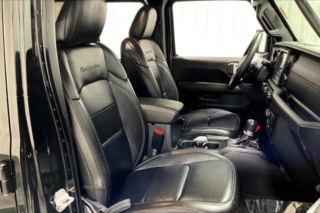 Photo of 2022 Black Clearcoat Jeep Wrangler