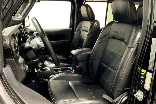 Photo of 2022 Black Clearcoat Jeep Wrangler