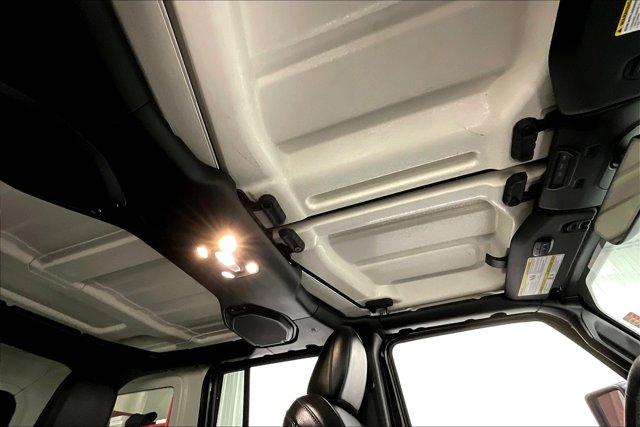 Photo of 2022 Black Clearcoat Jeep Wrangler