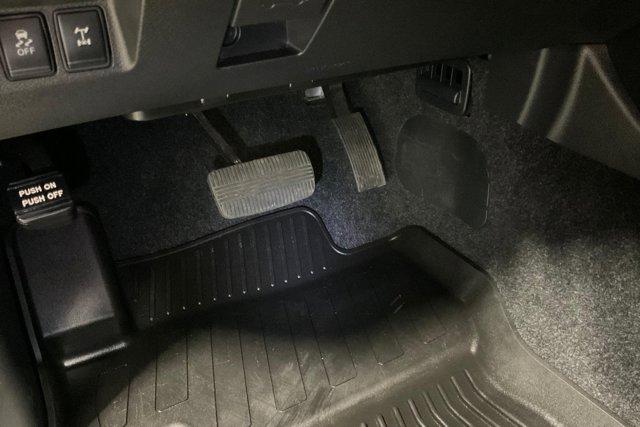Photo of 2024 Boulder Gray Pearl Nissan Frontier