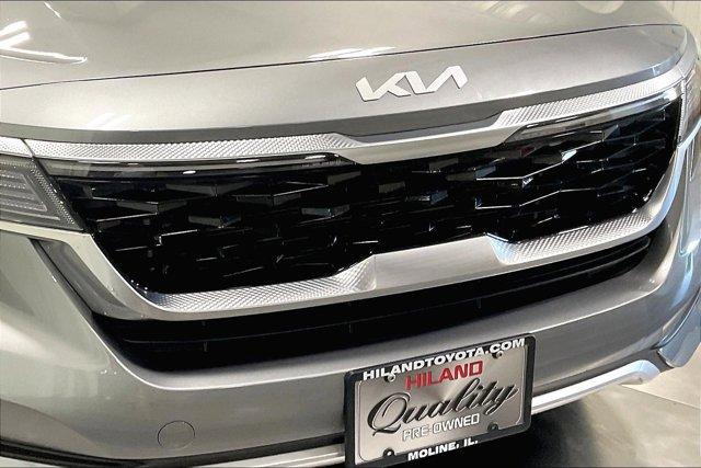 Photo of 2023 Steel Gray Kia Seltos
