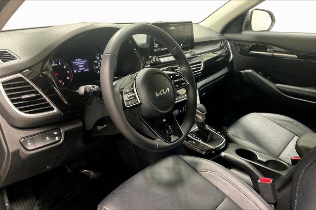 Photo of 2023 Steel Gray Kia Seltos
