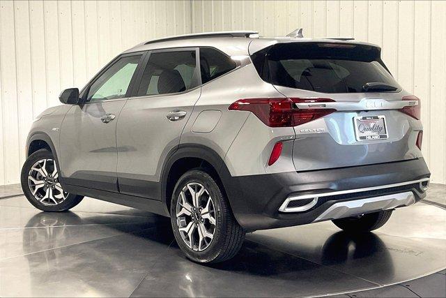 Photo of 2023 Steel Gray Kia Seltos