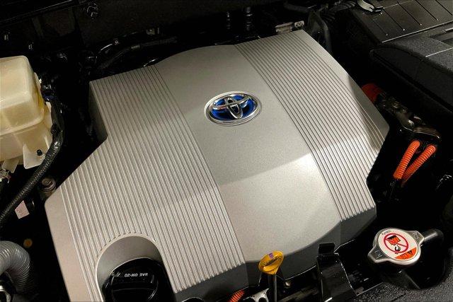 Photo of 2019 Blizzard Pearl Toyota Highlander Hybrid
