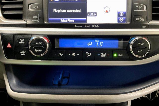 Photo of 2019 Blizzard Pearl Toyota Highlander