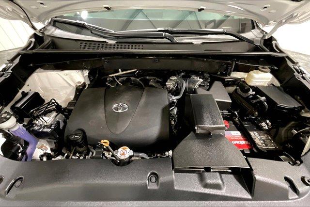 Photo of 2019 Blizzard Pearl Toyota Highlander