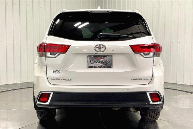 Photo of 2019 Blizzard Pearl Toyota Highlander